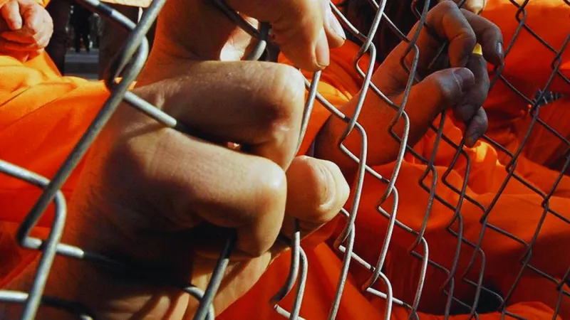 ABD'de Hapishane Firarı: 6 Kaçak Hala Serbest! Şok Detaylar
