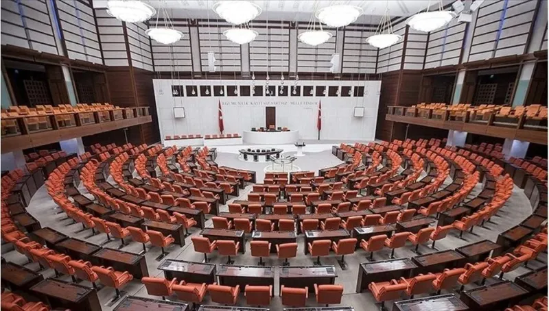 Abdulkadir Selvi: Erdoğan, Meclis'te "Terörsüz Türkiye" komisyonu kurulması için yeşil ışık yaktı