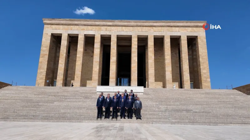 Adalet Bakanı Tunç ve HSK üyelerinden Anıtkabir'e ziyaret