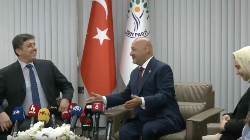 AKP ve DEM'den Bayram Mesajı: Silahlar Susacak mı?