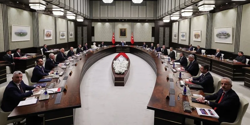Kabine Değişikliği Mi? AKP'li İsimden Şok Gece Yarısı İddiası!
