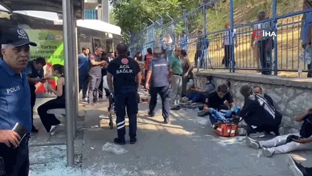 Ankara'da belediye otobüsü kaza yaptı! 20 kişi yaralandı