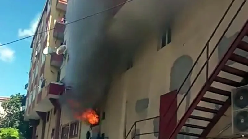Avcılar'da market deposunda yangın