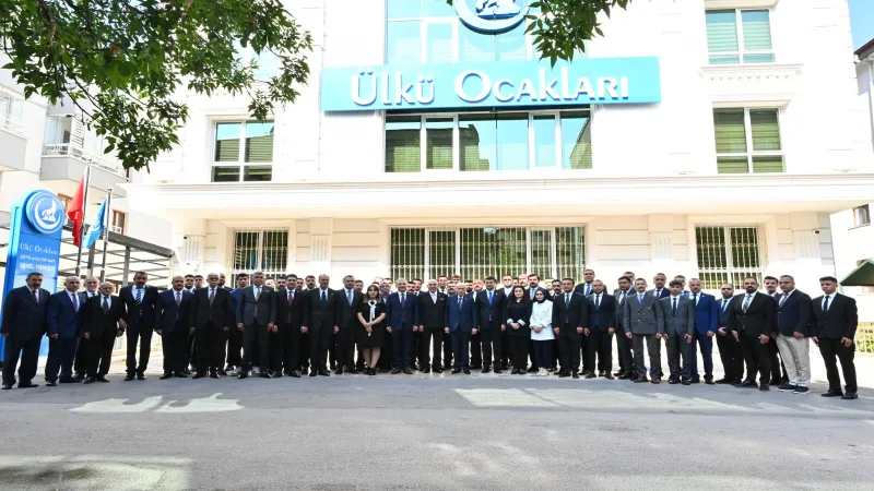 Bahçeli'den Ülkü Ocakları Eğitim ve Kültür Vakfına bayram ziyareti