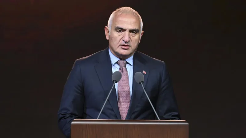 Bakan Ersoy: Ayasofya'da zemin tamamen korunmuş durumda