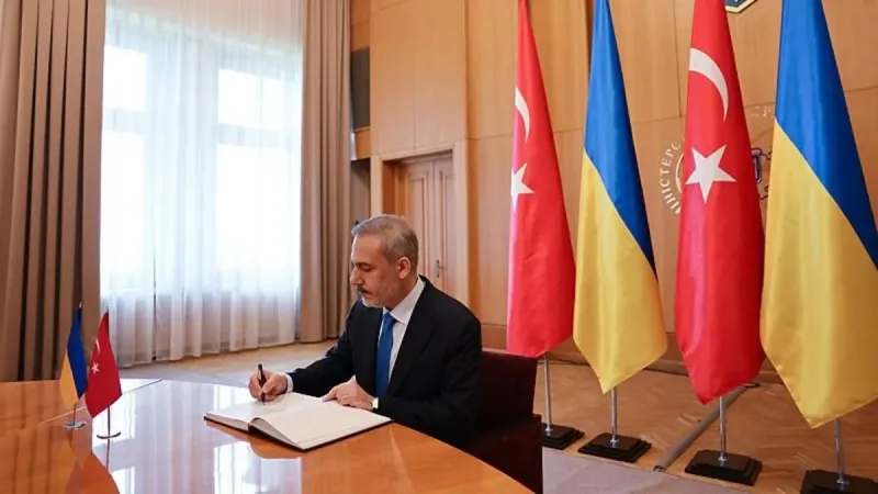 Bakan Fidan'dan Ukrayna'da İstanbul mesajı: Trump, Putin ve Zelenskiy Sayın Erdoğan'ın ev sahipliğinde görüşebilir