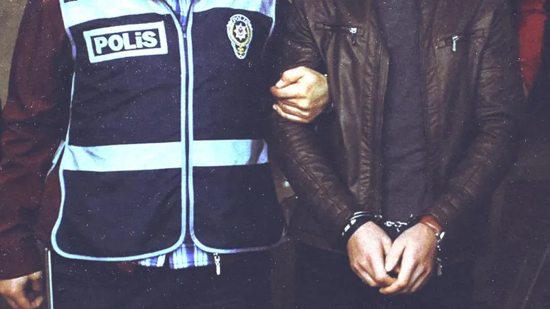 Başkentte aranan şüphelilere şafak baskını: 105 gözaltı