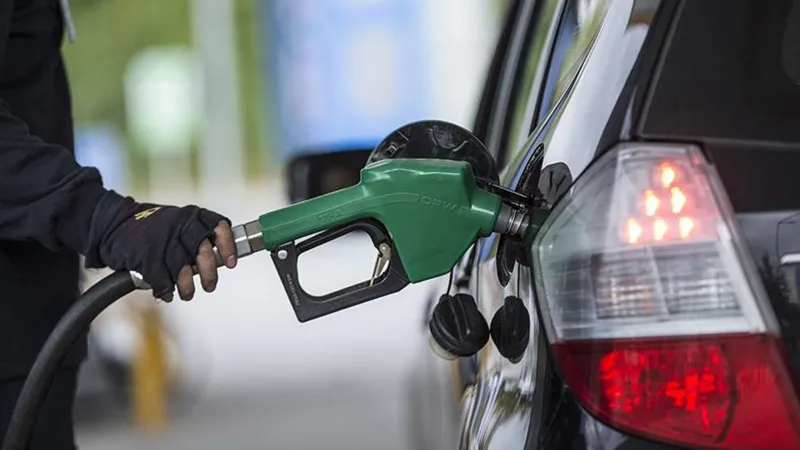 Benzin ve motorine gelen indirim sonrası son fiyatlar!