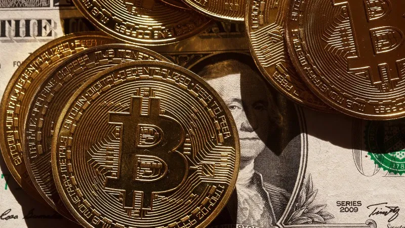 Bitcoin fiyatları arttı, şirketler de alım yaptı