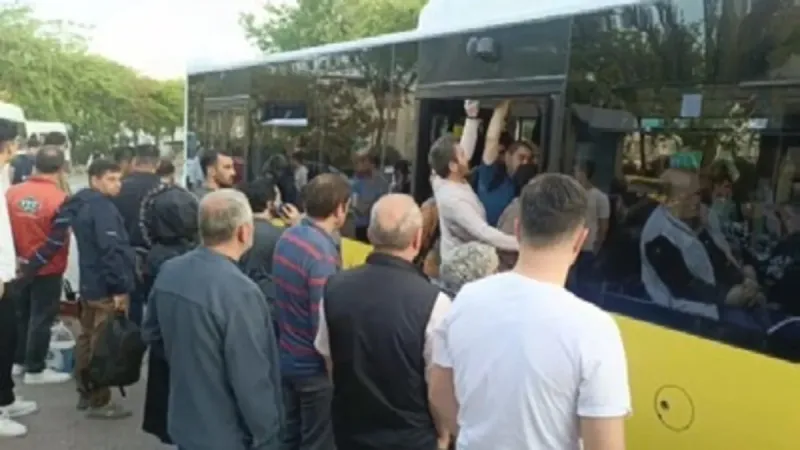 CHP'li İBB 16 milyon İstanbulluyu kaderine terk etti! Özel halk otobüsleri kontak kapadı vatandaş mağdur oldu