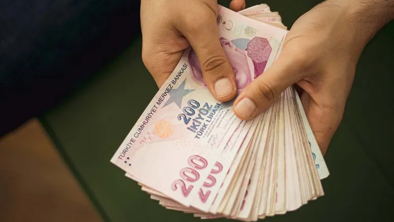 Emekli Maaşı Müjdesi Mi? AK Parti'den Şok Açıklama!