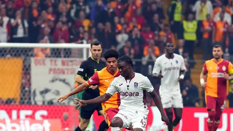 Galatasaray - Trabzonspor maçı sonrası o yıldıza övgü! "Bazen Kante bazen Makalele"
