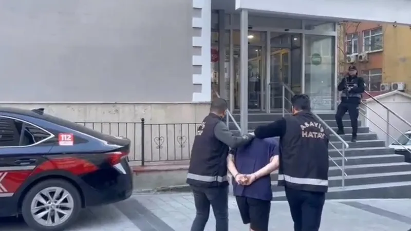 Haklarında 219 yıl ceza bulunan 2 firari İstanbulda yakalandı