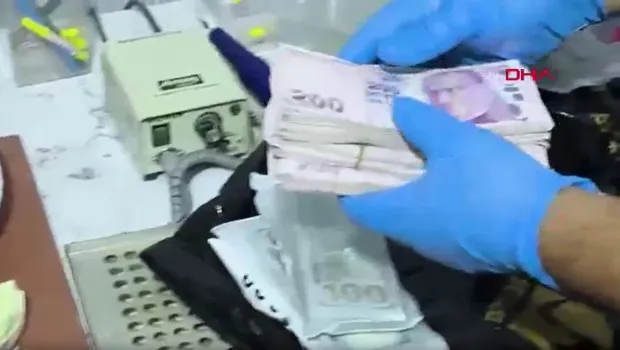 Iğdır'da sahte diş kliniğine operasyon! Tıbbi malzeme ile 21 bin 400 dolar ve 65 bin 900 lira ele geçirildi