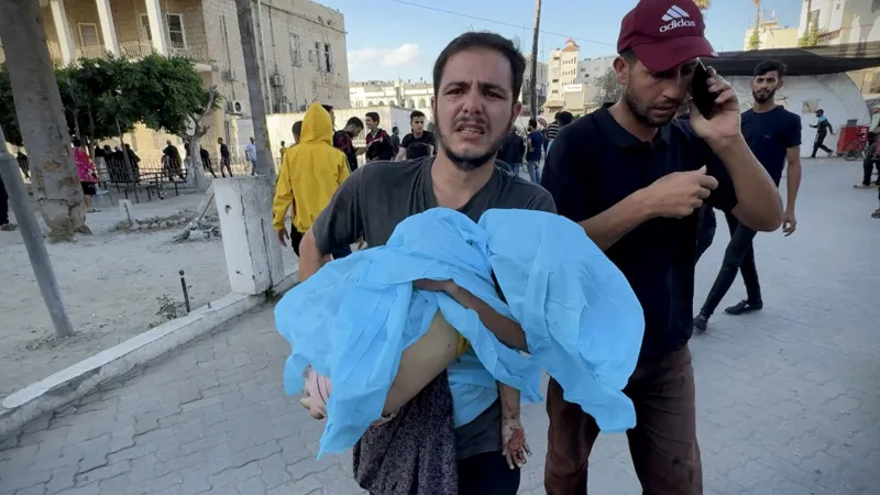 İsrail yardım bekleyenlere saldırdı: Çok sayıda ölü var