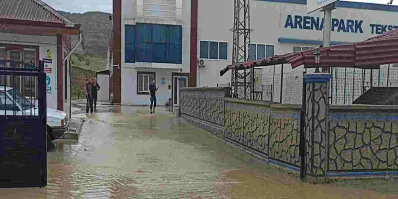 Kastamonu'da sağanak: Sanayi bölgesinde üretim durduruldu