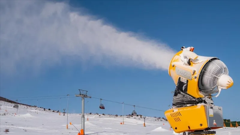 Kayak merkezlerinde suni karlama devrede