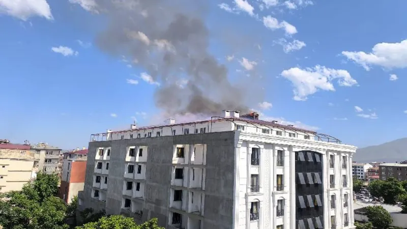 KYK Yurdunda Korkunç Yangın! TOMA'lar Devrede!
