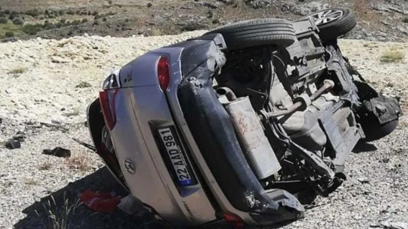 Malatya'da Feci Kaza! Otomobil Bariyerlere Çarptı: 1 Ölü, 2 Yaralı