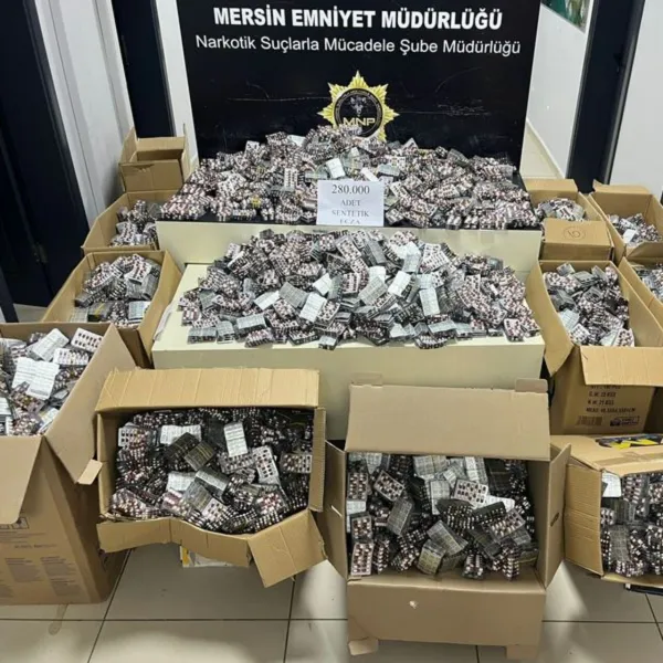 Mersin'de 280 bin sentetik hap ele geçirildi