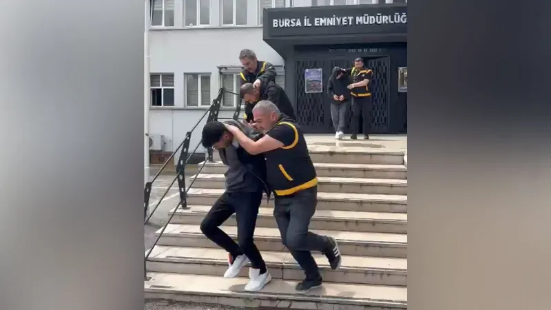 Kız Kardeşleriyle Arkadaşlık Cinayeti: Berber Çırağına Korkunç Son!