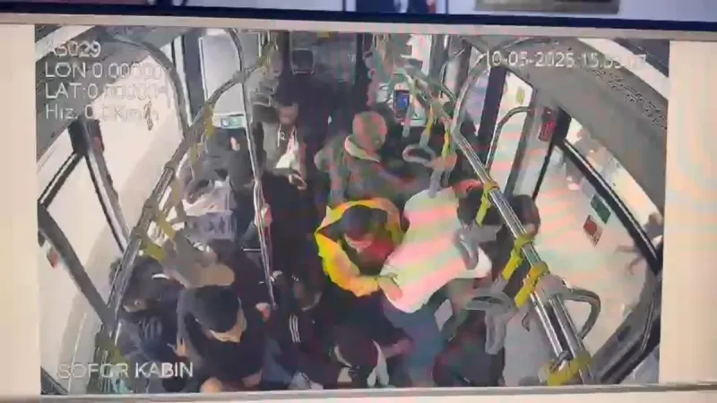 Beylikdüzü Metrobüs Kazası: Yeni Görüntüler Şoke Etti!