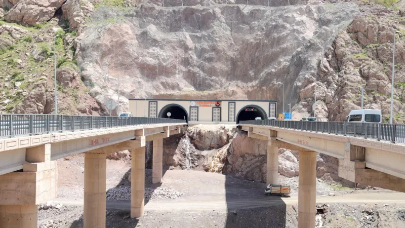 Hakkari-Van Yolunda Devrim! Tünellerle Güvenli Geçiş Dönemi