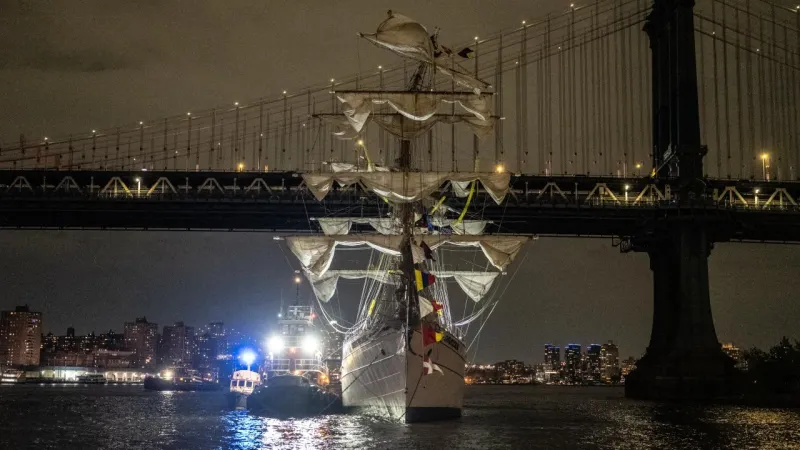 Meksika Gemisi Brooklyn Köprüsü'ne Mi Çarptı? Şok İddia!