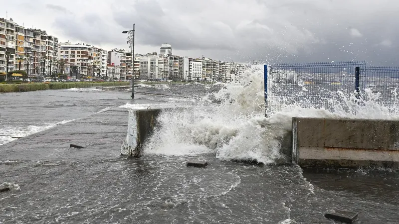 Ege Alarmda! Meteoroloji'den Fırtına İçin Turuncu Uyarı!