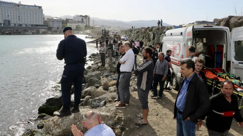 Trabzon'da Deniz Faciası: Çocuk Boğuldu, Arkadaşı Kurtarıldı!