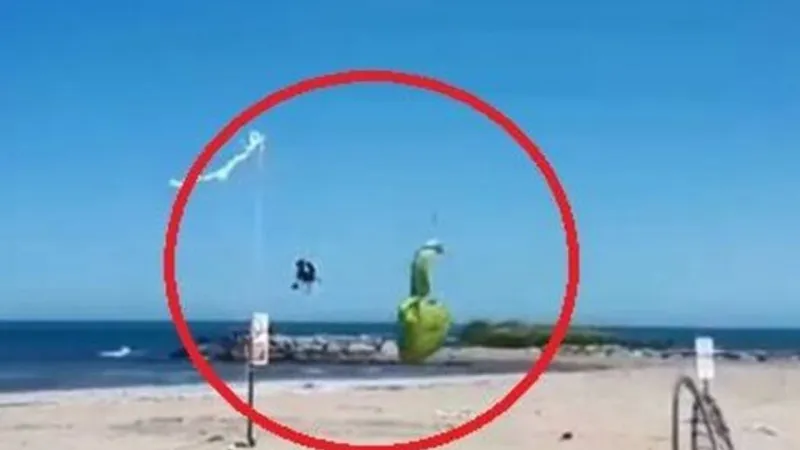Paramotor kalkıştan kısa süre sonra denize düştü