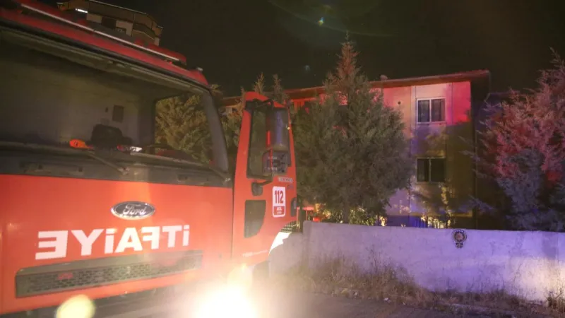 Siirt'te lojmanda yangın: 13 kişi dumandan etkilendi