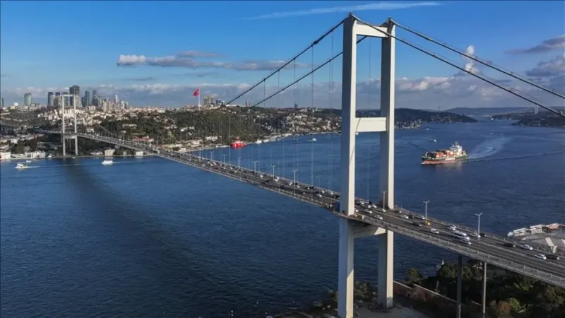SON DAKİKA! İstanbul Boğazı'nda gemi trafiği açıldı