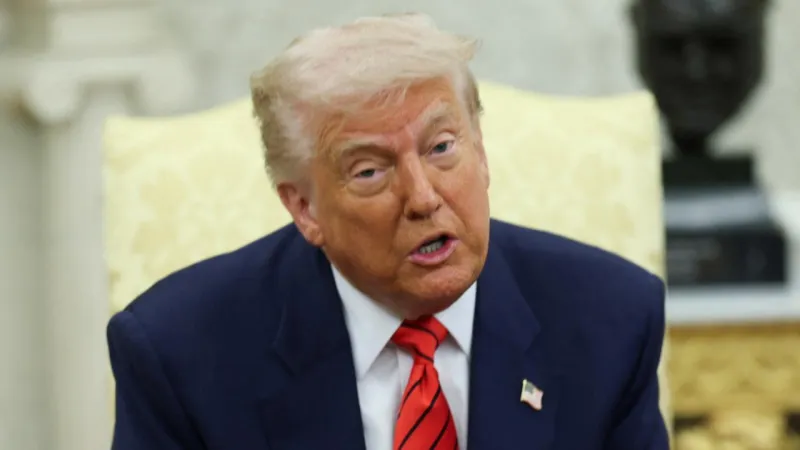 Trump: Rejim İran'ı tekrar büyük yapmıyorsa neden rejim değişikliği olmasın?