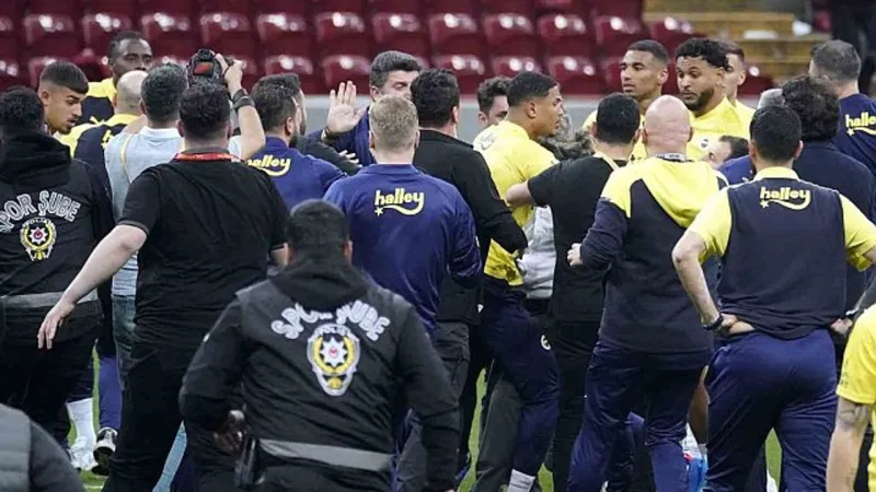 Tutuksuz yargılanan Fenerbahçeli Oosterwolde'nin ifadesi ortaya çıktı: Neden buradayım bilmiyorum