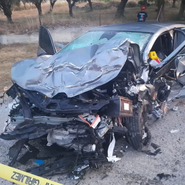 İzmir'de Feci Kaza: Zincirleme Felaket! 5 Ölü!